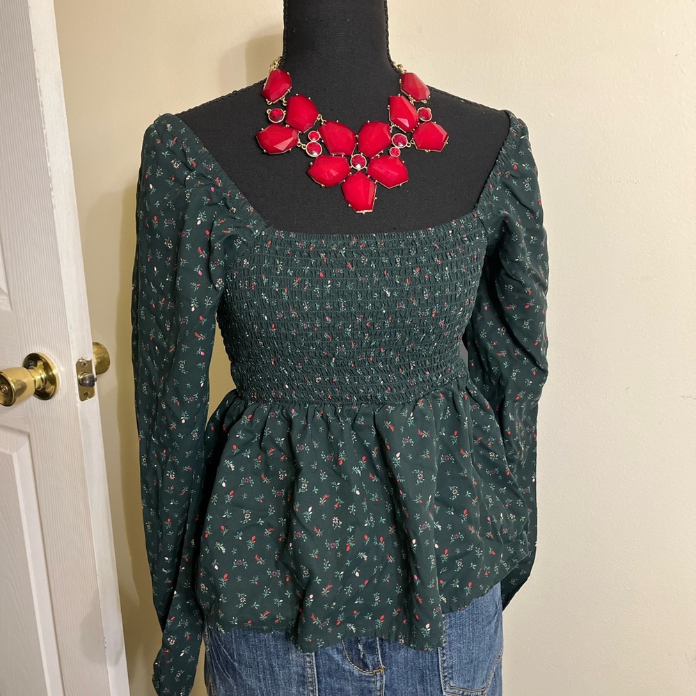Old Navy Dark Green Floral Smocked Peplum Long-Sleeve Top